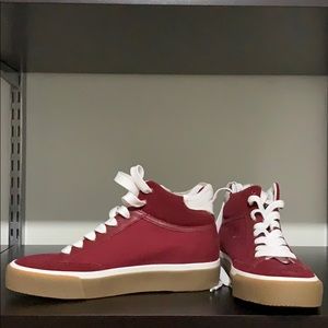 NEVER WORN RAG AND BONE SNEAKERS